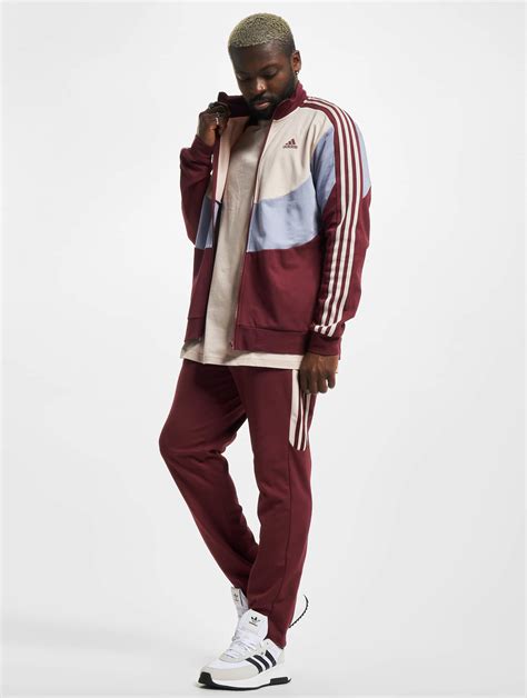 typ mit roter adidas hose instagram|adidas Berlin .